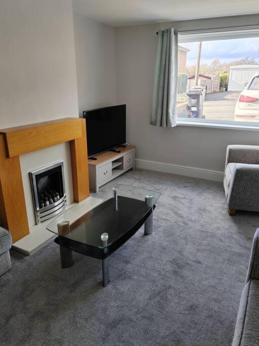 Cosy Brighouse 3 Bed House-Great For Contractors Apartment Exterior foto