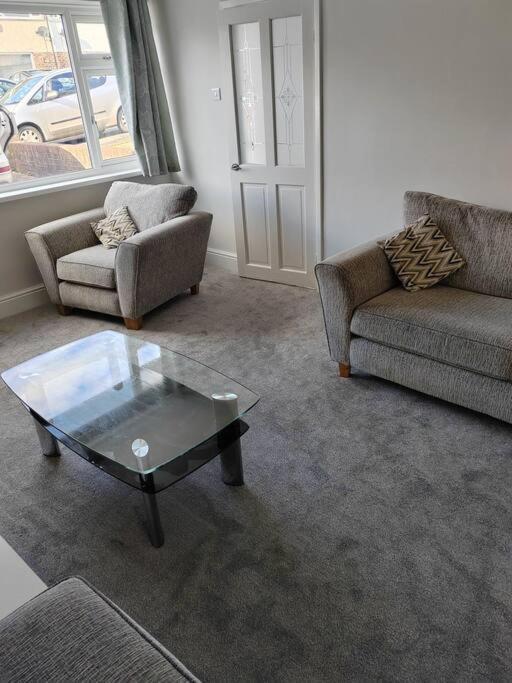 Cosy Brighouse 3 Bed House-Great For Contractors Apartment Exterior foto
