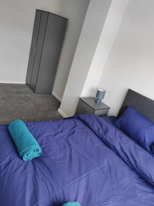 Cosy Brighouse 3 Bed House-Great For Contractors Apartment Exterior foto