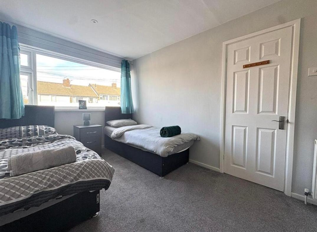 Cosy Brighouse 3 Bed House-Great For Contractors Apartment Exterior foto
