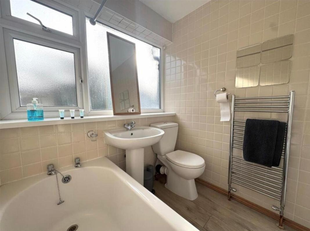 Cosy Brighouse 3 Bed House-Great For Contractors Apartment Exterior foto